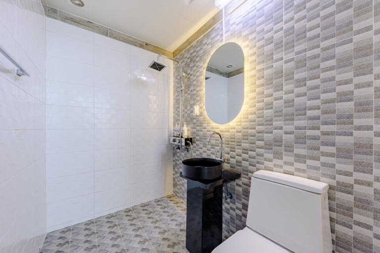 Bathroom 4, On the Sea Pension, Jeju