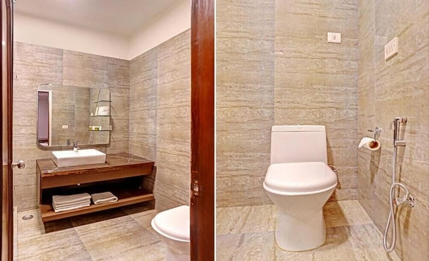 Bathroom 4, Hotel Bel Morris, Delhi