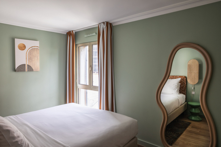 Bedroom 2, Royal Garden Champs-Elysées, Paris