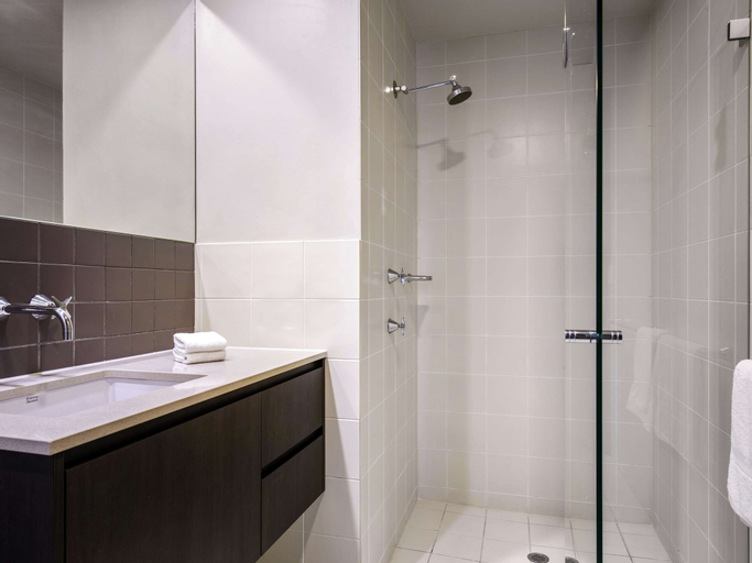 Bathroom 11
