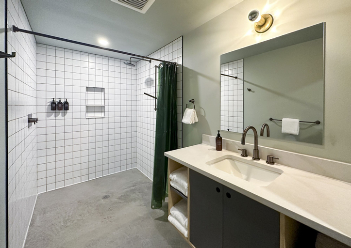Bathroom 9