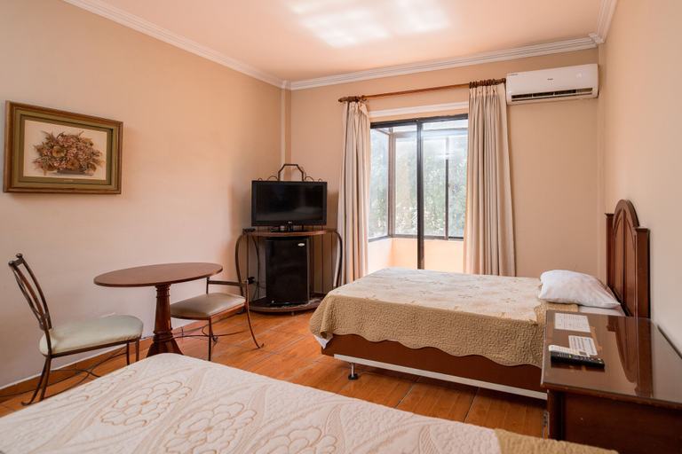 Bedroom 2, Hotel Puerta del Rey, Andrés Ibáñez