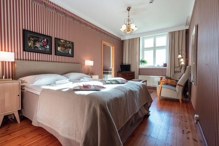 Bedroom 2, Hotel Hospitz, Southern Savonia