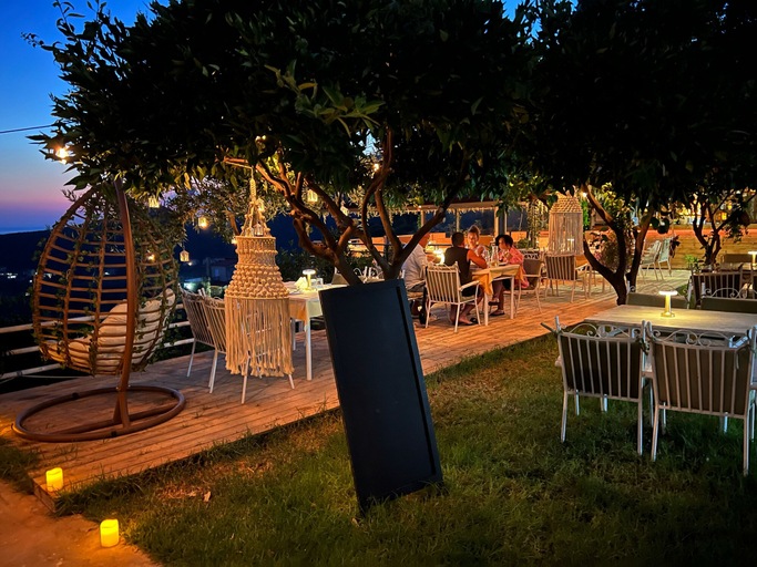 Food & Drinks 4, Aphrodite's Garden, Vlorës