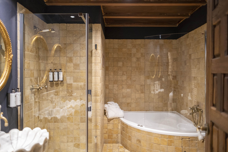 Bathroom 5, Hotel Cetina Palacio de los Salcedo, Jaén