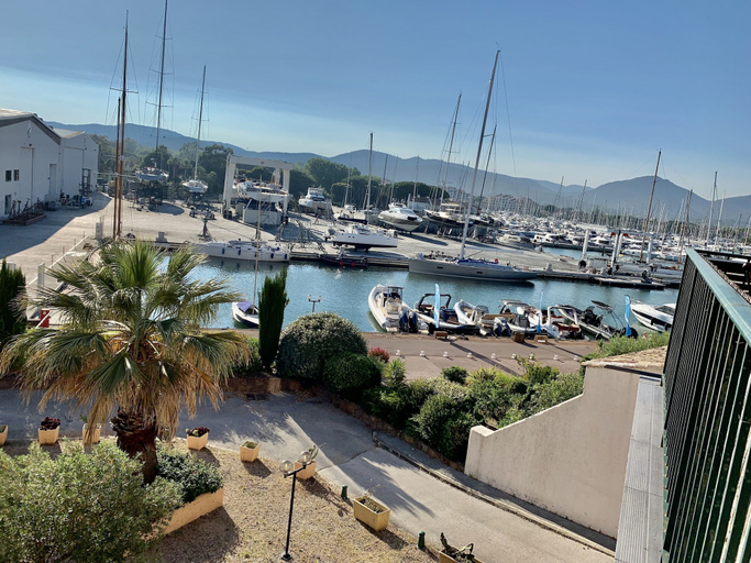 Exterior & Views 2, Marines Appartement, Var