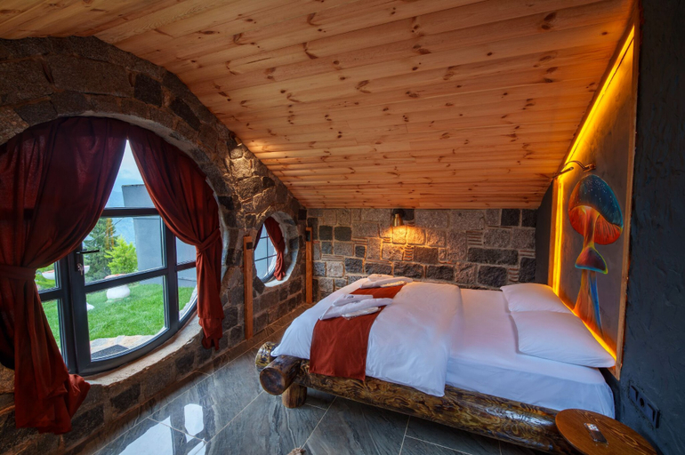 Bedroom 4, Hobbit Chalet, Merkez