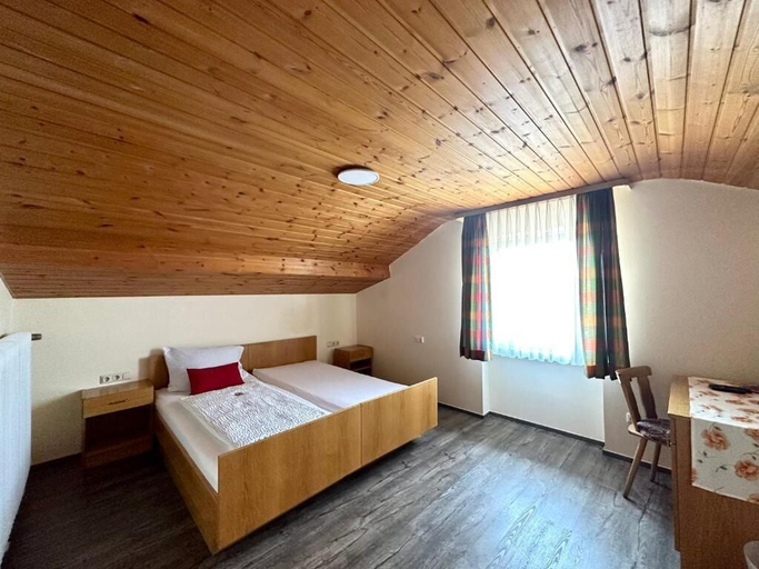Bedroom 2, Pension Hubertus, Hof