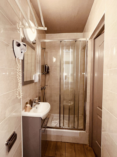 Bathroom 4, Pavillon Opéra Lafayette, Paris