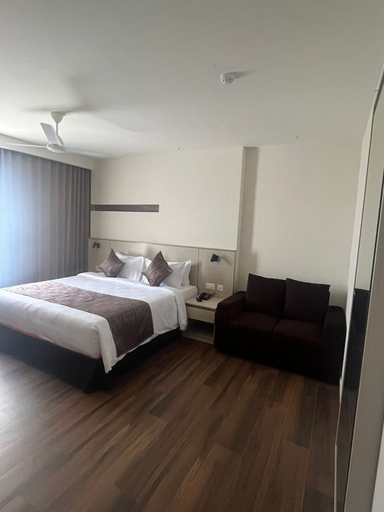 Bedroom 4, Presidency Airport Hotel, Ernakulam