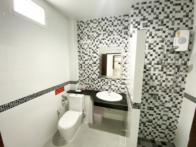 Bathroom 5, Hatzanda Lanta Resort, Ko Lanta