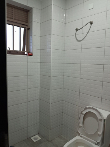 Bathroom, JB suites and lounge, Jinja