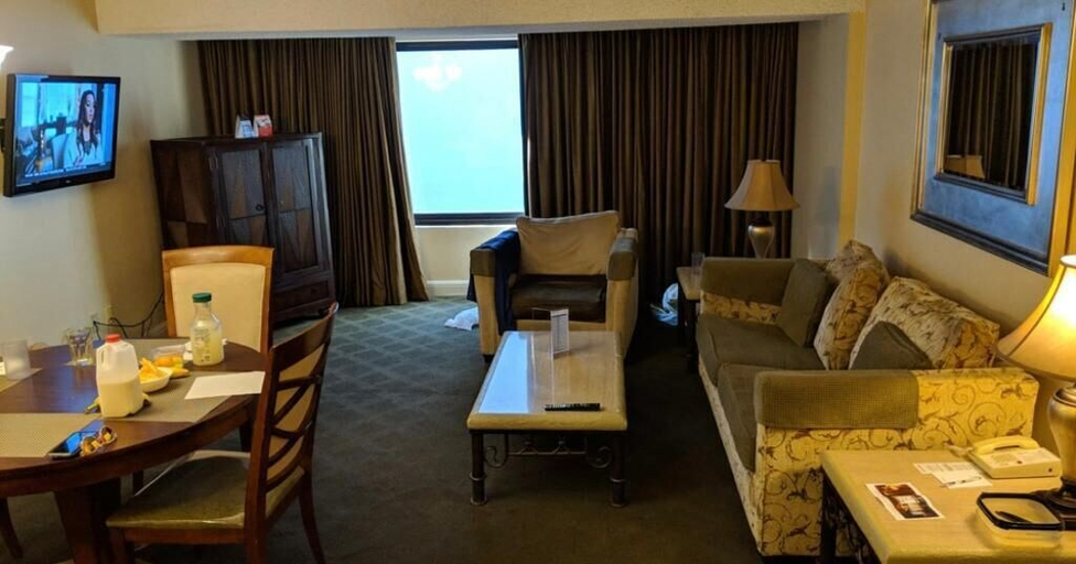 Others 5, Jockey Club 2 bed 2 ba, Clark