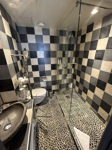 Bathroom 4, Hotel du Continent, Paris