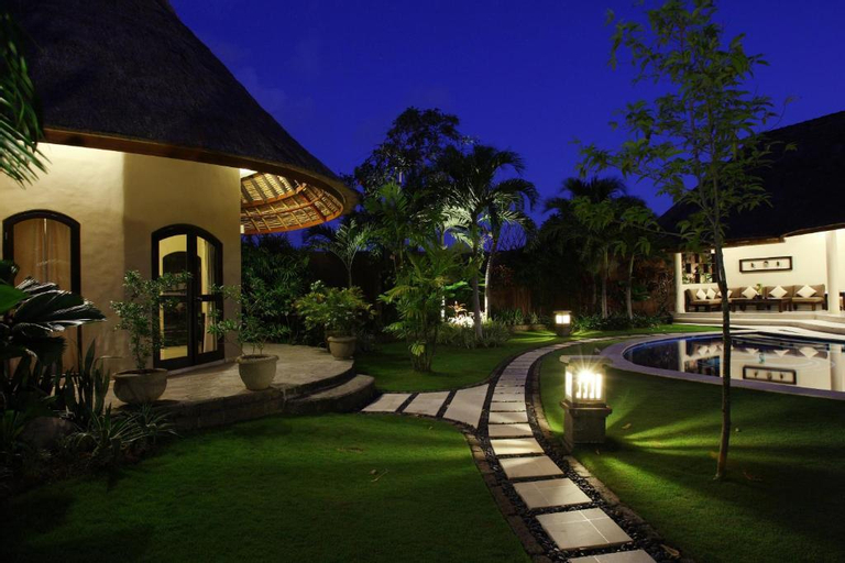 Luxury 3 BR Villa Private Pool Seminyak #NE, Badung