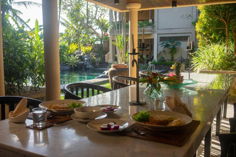 Food & Drinks 4, Balinese Art & Soul. Pool, AC, Private Room, Gianyar