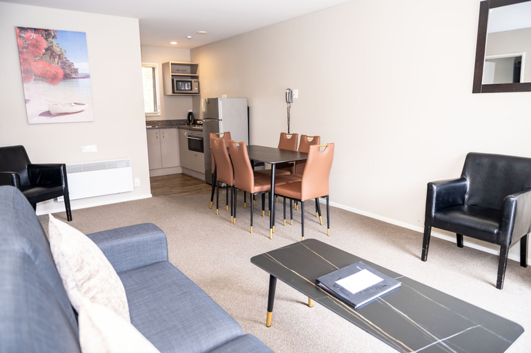 Others 5, 58 On Cron Motel, Westland
