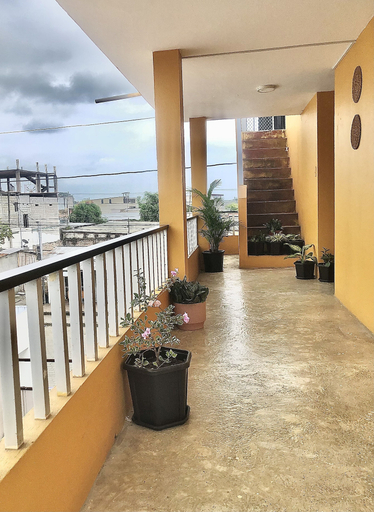 Others 5, Hotel playas, Pedernales