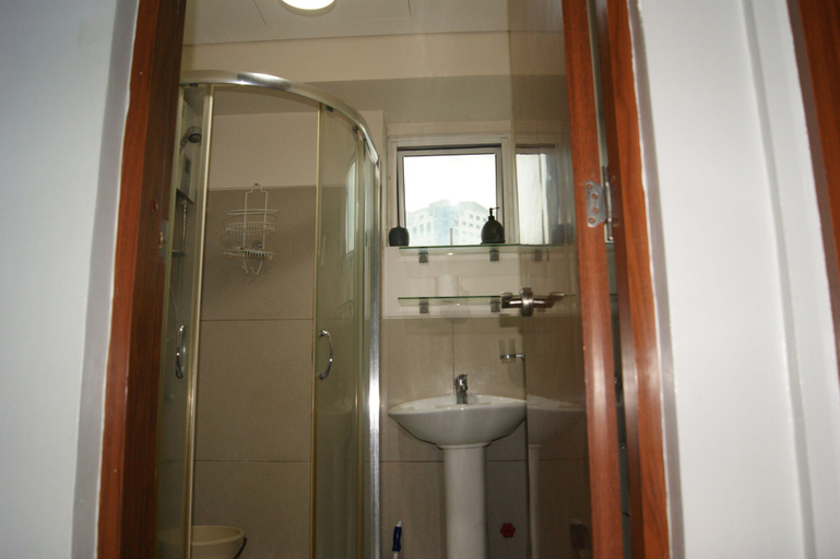 Bathroom 5, The Beacon Makati, Makati City