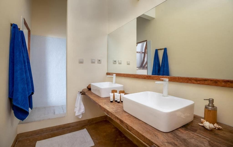 Bathroom 4, Marafiki Beach Hotel & Spa, Kaskazini 'A'