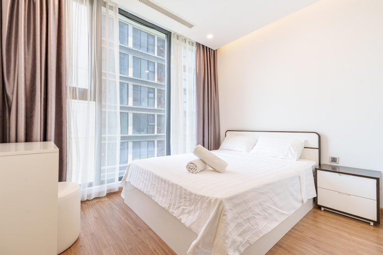 Bedroom 2, Romantic 02Br apartment Vinhomes Metropolis, Ba Đình