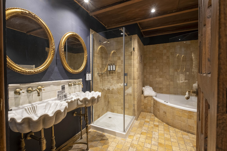 Bathroom 5, Hotel Cetina Palacio de los Salcedo, Jaén