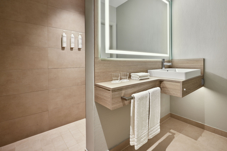 Bathroom 4, Courtyard by Marriott Dortmund, Dortmund
