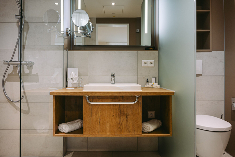 Bathroom 5, Hotel Restaurant Krone, Schwäbisch Hall