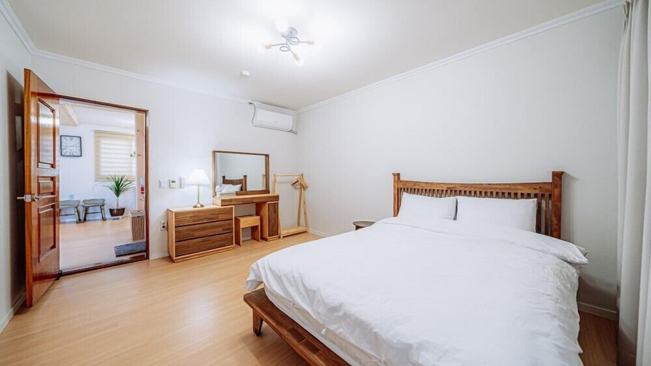 Bedroom 4, dal geulim goun, Chuncheon