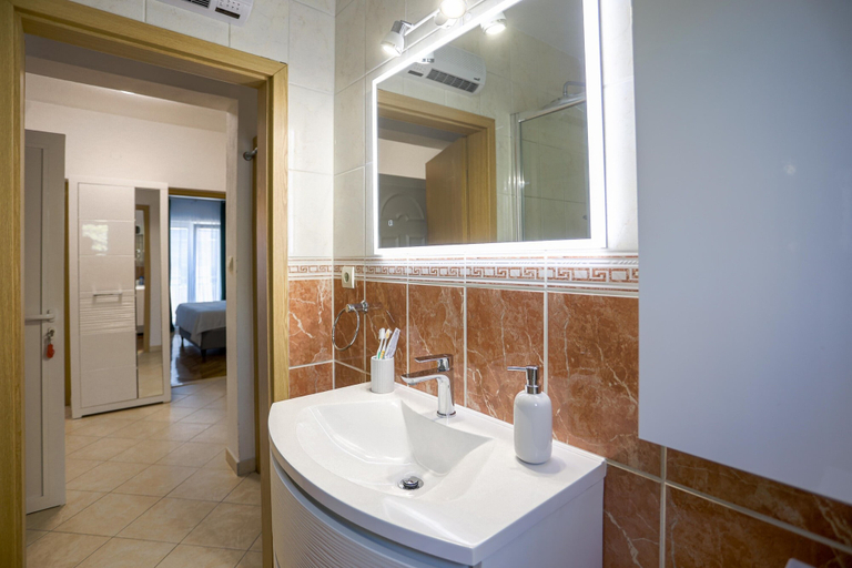 Bathroom 3, Apartment Vesna near beach with balcony, Podstrana