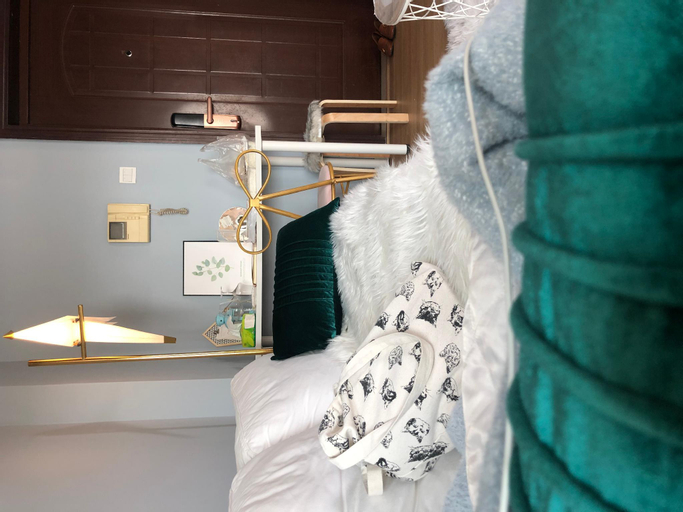 Bedroom 2, A little body often harbors a great soul, Zhongshan