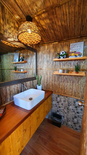 Bathroom, The Farm Shack Villas: Spade, Amadeo
