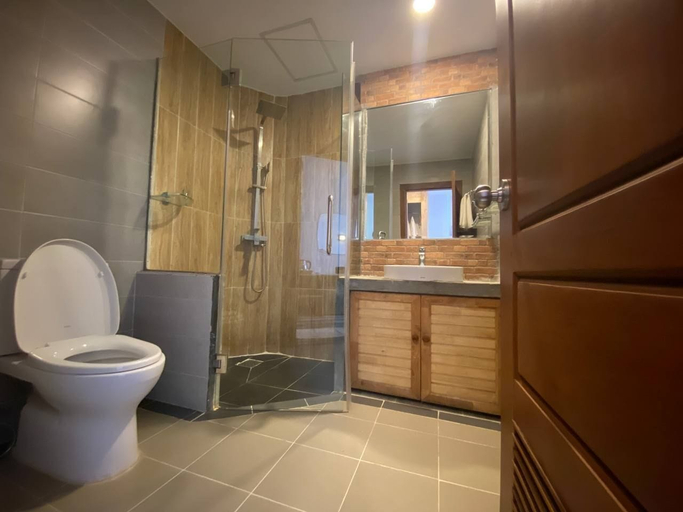 Bathroom 4, JJ City Centre Suites, Siem Reap