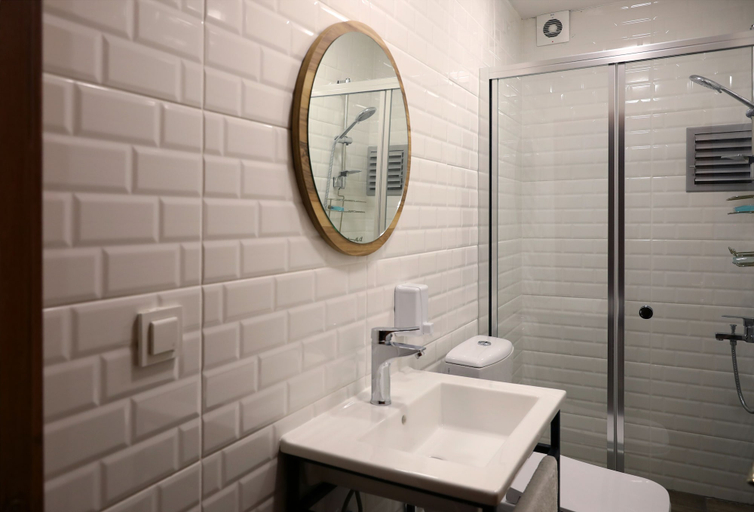 Bathroom 5, NarPera Taksim, Beyoğlu