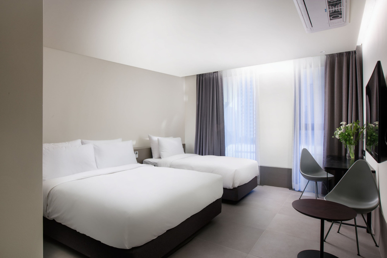 Bedroom 3, Park Marine Hotel, Namdong