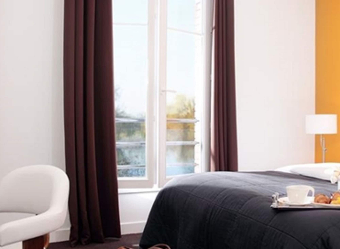 Bedroom 2, Logis Hôtel La Ruche, Yvelines