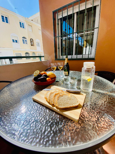 Food & Drinks 5, Precioso apartamento con parking en Playa Burriana, Málaga
