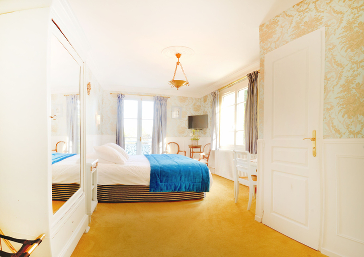 Bedroom 4, Château de la Marjolaine, Aisne