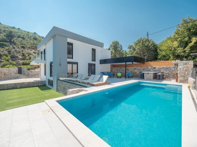 Sport & Beauty 4, Seaview Villa with pool Vanja
