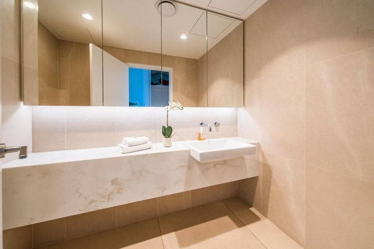Bathroom 3, Melbourne City Apartments Panoramic Skyview Penthouse, Melbourne