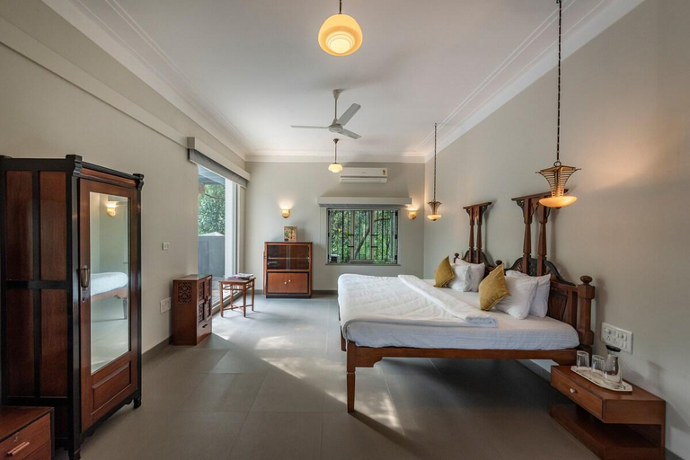 2, SaffronStays Odeon, Pune