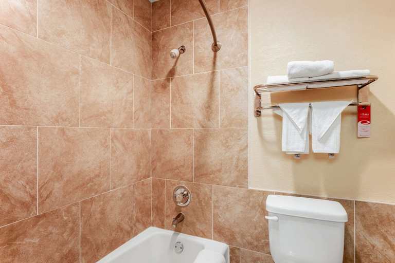 Bathroom 5, Econo Lodge Madison East, Dane