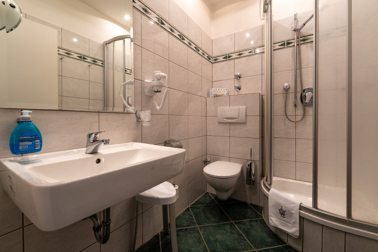 Bathroom 5, Hotel Westhoff, Gütersloh