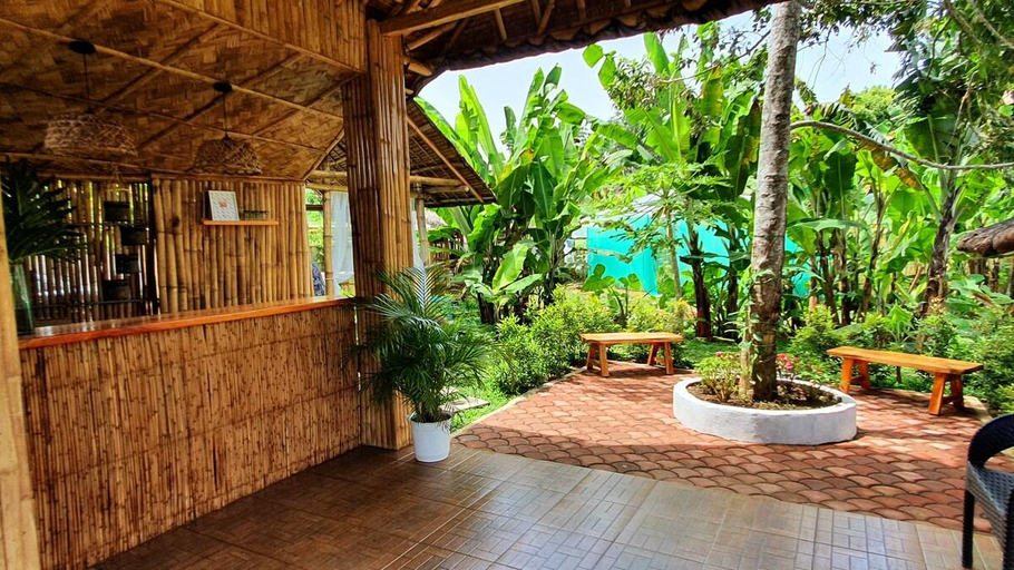 Others 4, The Farm Shack Villas: Spade, Amadeo