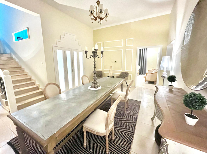 Others 4, Spacious Independent villa, Dubai