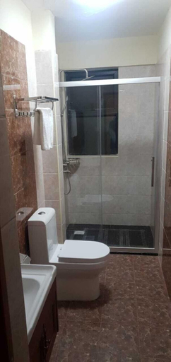 Bathroom 2, Lux Suites Marcus Garden Apartments, Dagoretti North