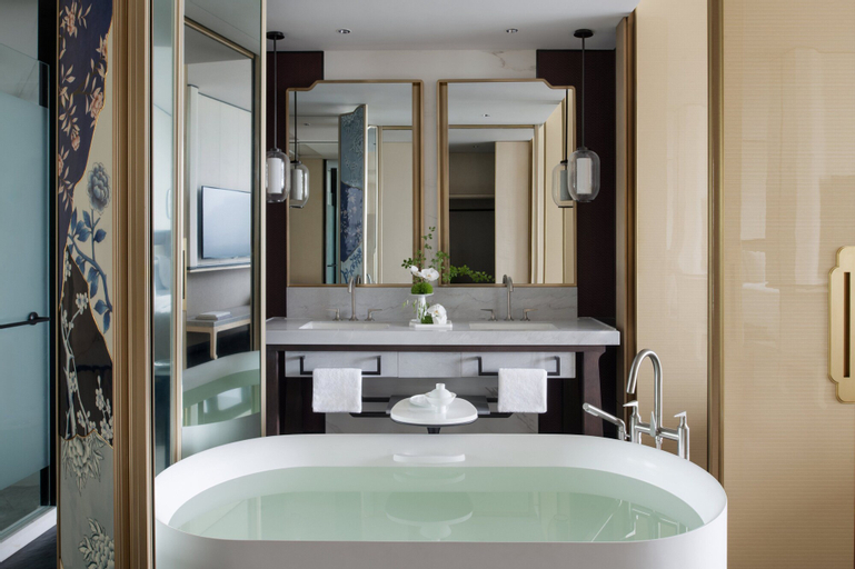 Bedroom 5, Four Seasons Hotel Suzhou, Suzhou