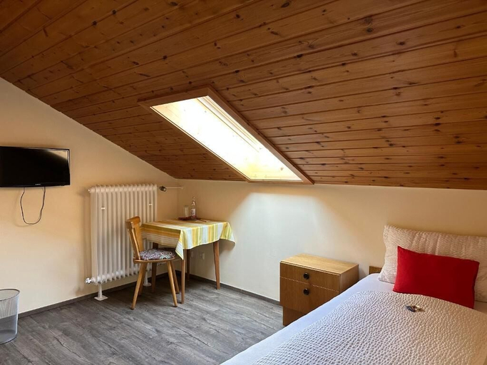 Bedroom 4, Pension Hubertus, Hof
