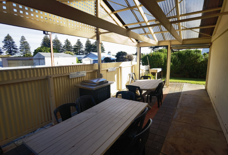 Others 5, Beachport Motor Inn, Wattle Range - West