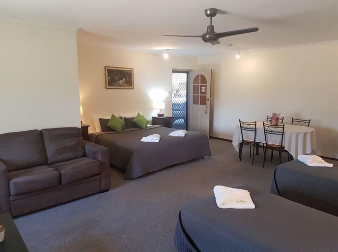 Bedroom 3, Beachport Motor Inn, Wattle Range - West